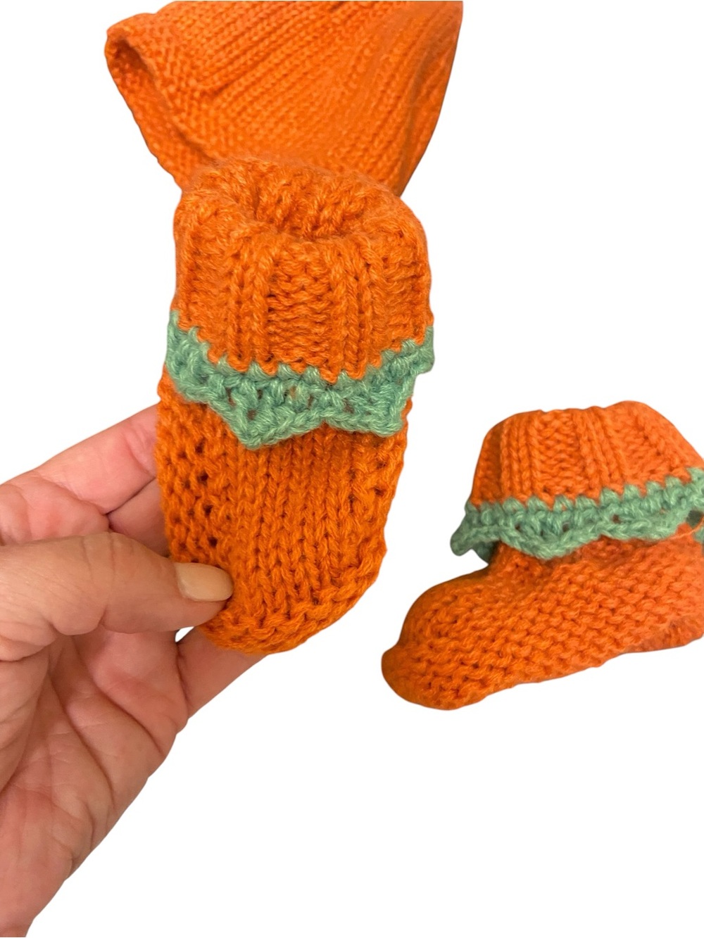 Little Me Hand Knit Pumpkin Hat Bootie Set Size 0-6 months Orange Halloween - Picture 3 of 6